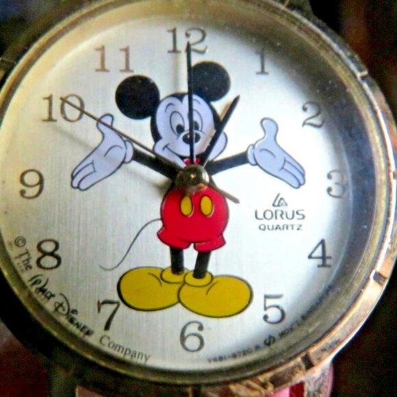Vintage 80\'s LORUS WALT DISNEY MICKEY MOUSE WATCH Quartz Leather Band Unisex